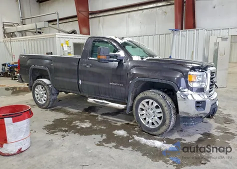 2015 GMC Sierra K2500 Heavy Duty z USA, uszkodzony, nr VIN 1GT02XEG1FZ536047